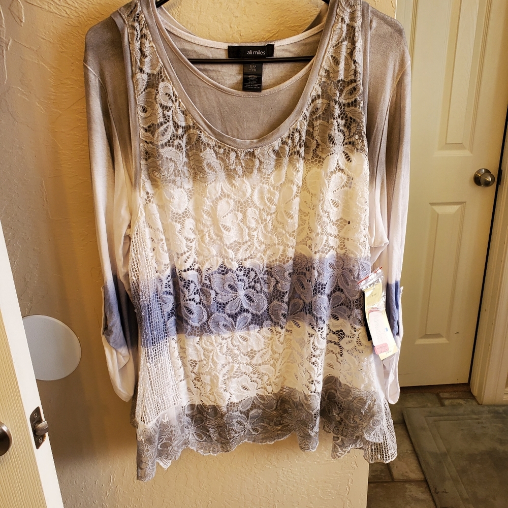 Ali Miles top, NWT